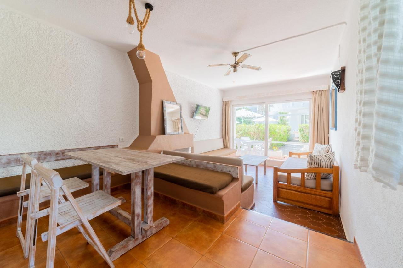 Atlas Apartments Ibiza Santa Eularia des Riu Eksteriør billede