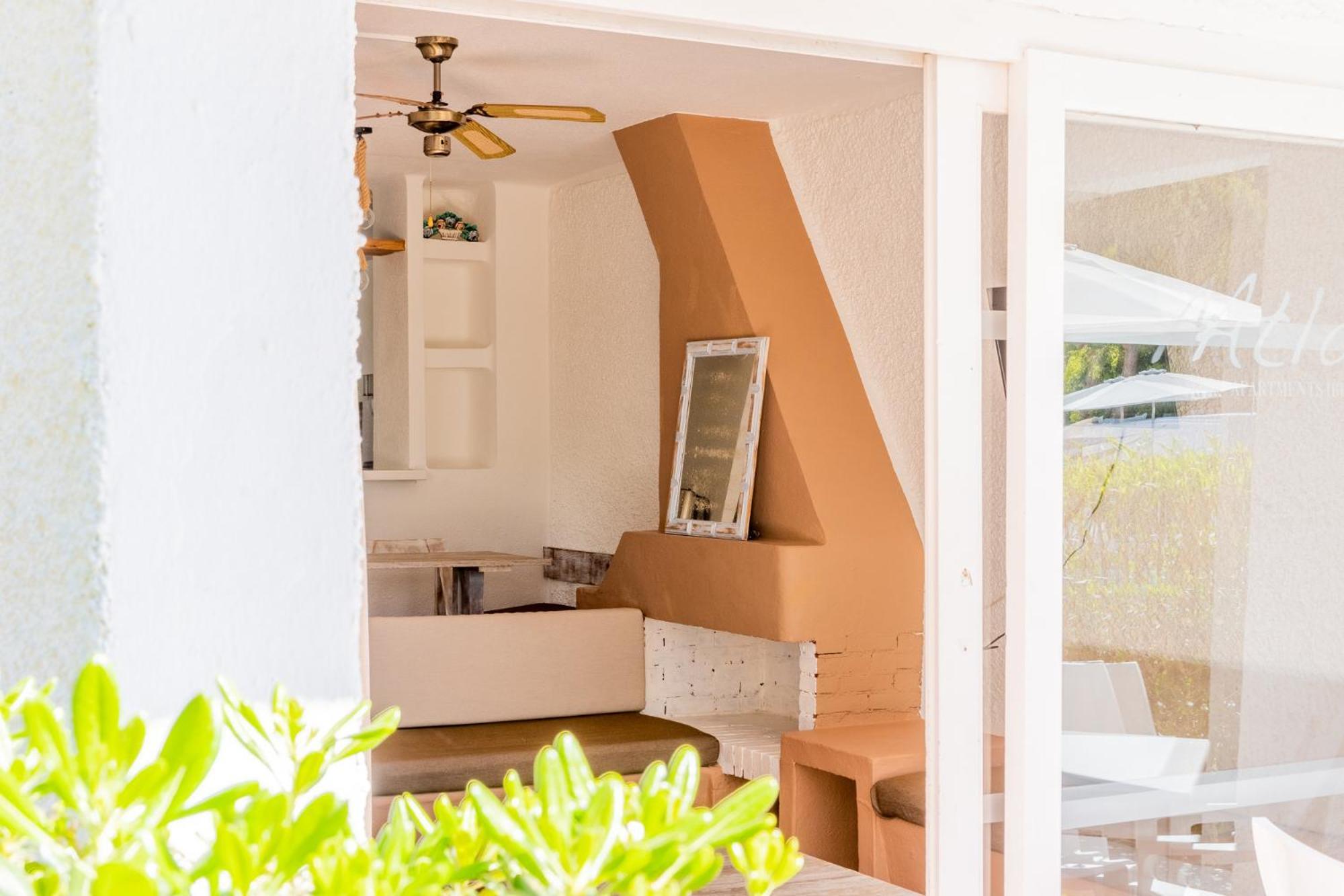 Atlas Apartments Ibiza Santa Eularia des Riu Eksteriør billede