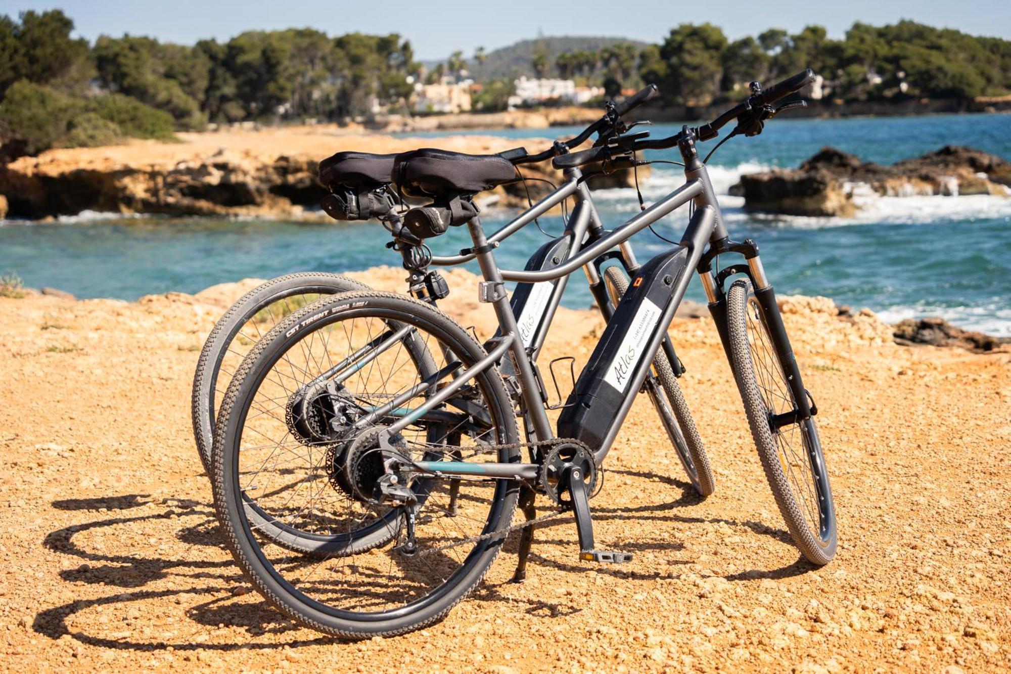 Atlas Apartments Ibiza Santa Eularia des Riu Eksteriør billede